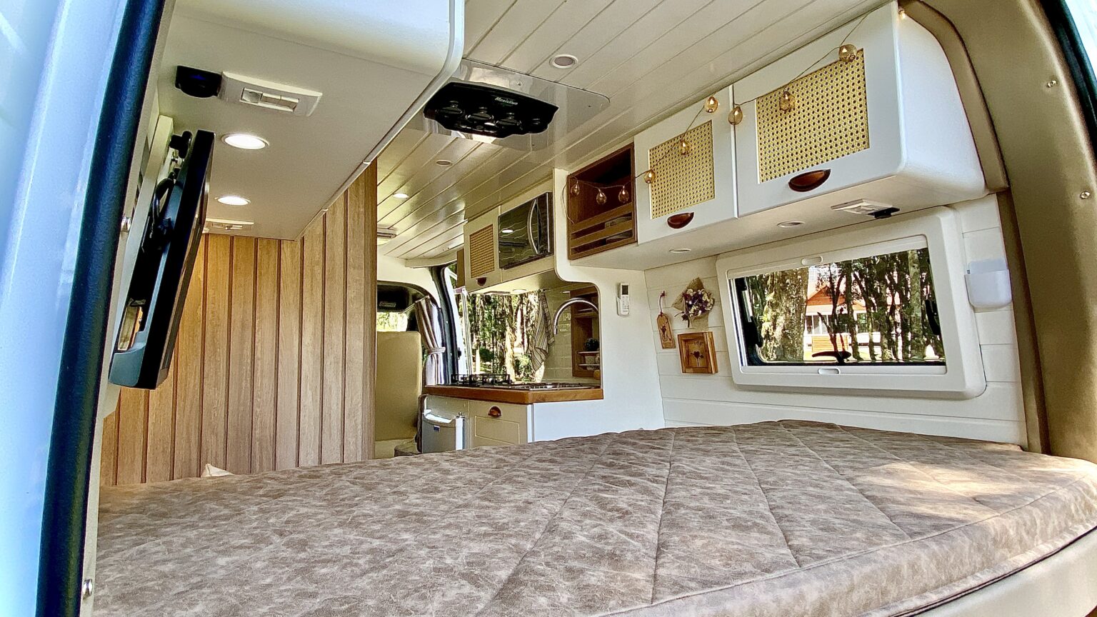 ac31d086816b44588d13e90427a2d28d