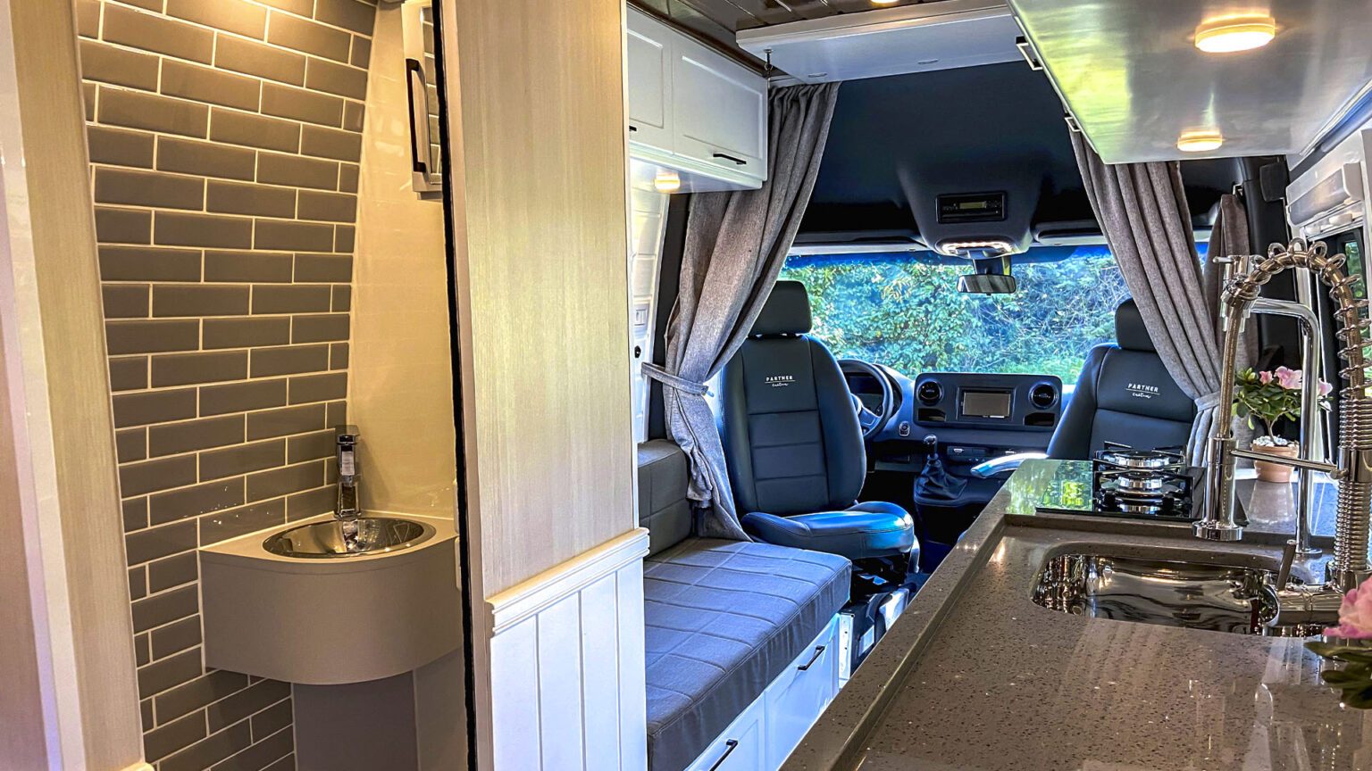 2021_0000s_0001_03bbc82371de46f7919d1b65d25a527d