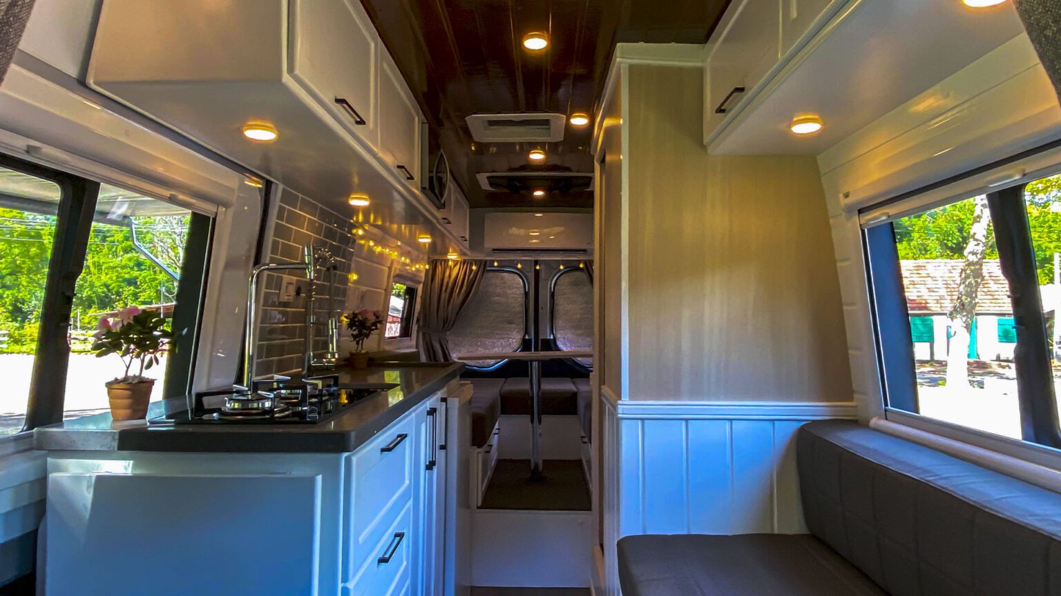 2021_0000s_0009_6765c33a3fb74e60add6d3af631696e8