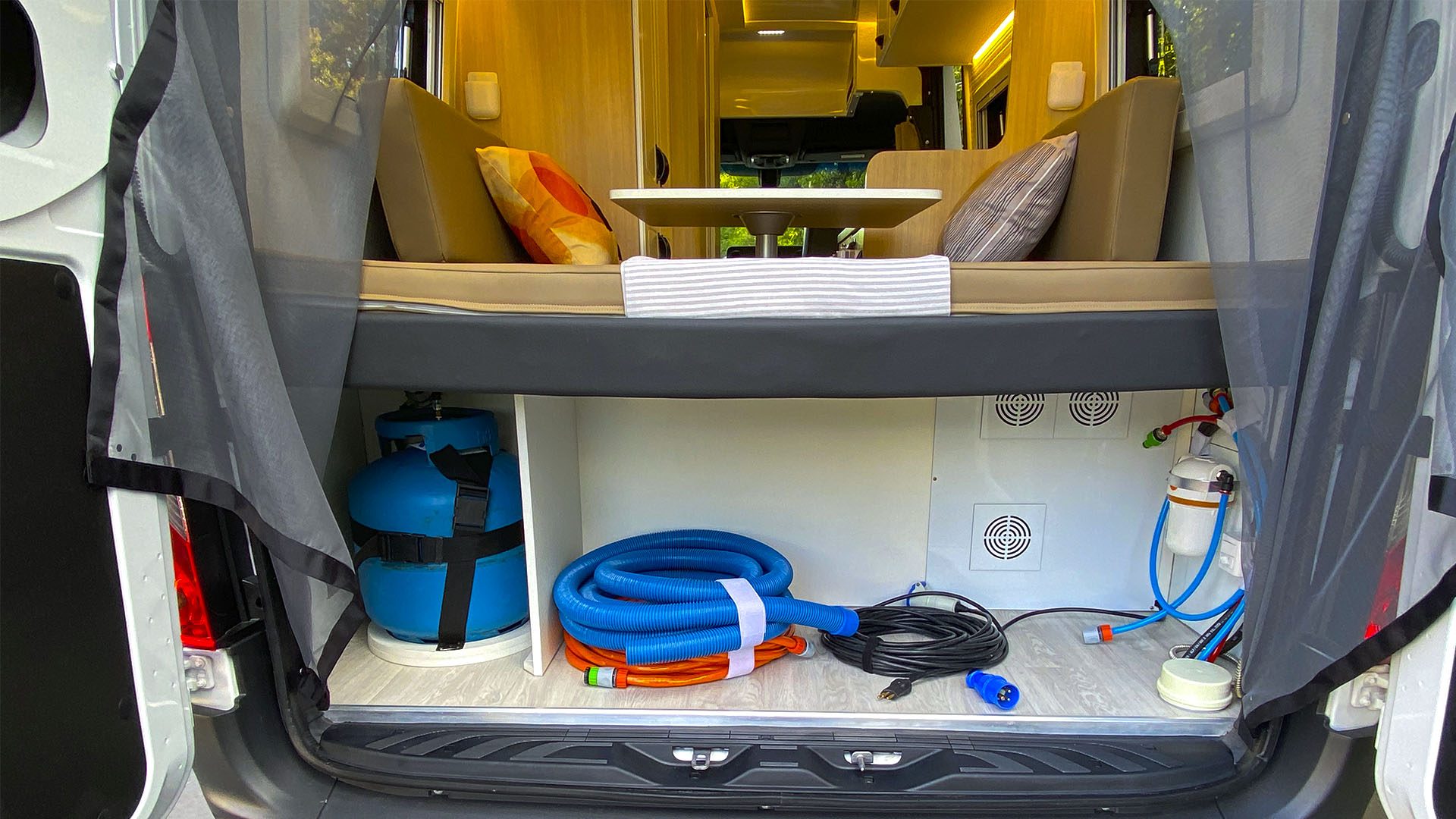 EDITADAS CHOICE_0000s_0014_7cacf80335ef4f4bb9339c2a2134f02a