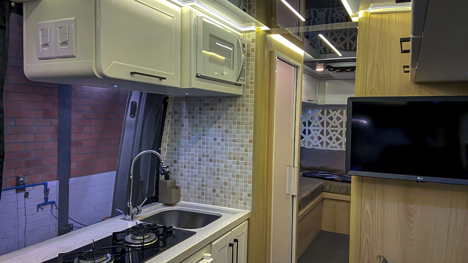 EDITADAS CHOICE_0000s_0016_91b7f8956728499bad1c601ebfed6869