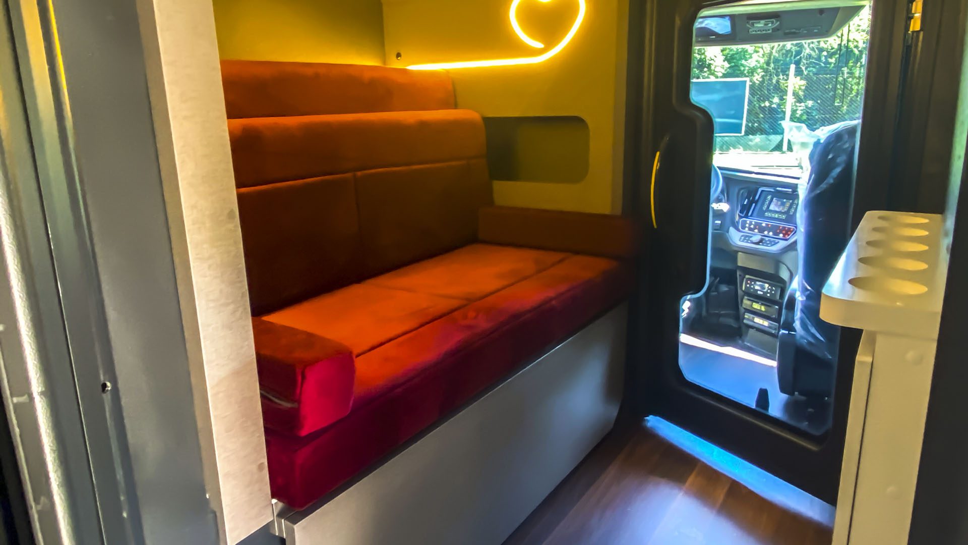 editadas Highway_0000s_0000_8894780abe1f4f19b43b63f34f3dfb9d