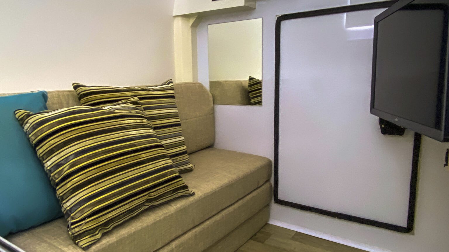 editas trailer_0000s_0012_52be3807e8ed46c8b2543a68e71f6936